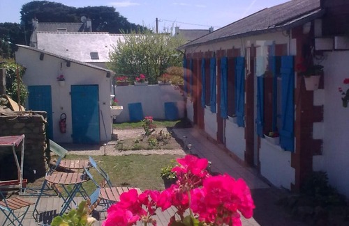 Saint-Pierre-Quiberon Cottage | Cozy Beach House in Fishermen Village with Oceanfront Views