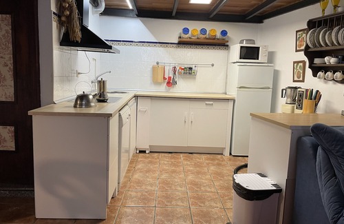 Serantes House | Oceanfront House in Puerto de Tapia for 5 Guests