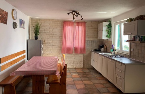 Tkon House | Pet-Friendly House Lovre with Oceanfront Views in Tkon