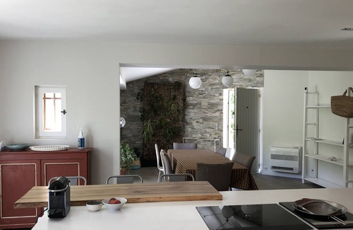 Provence House | Experience House Luberon: Pet-Friendly Oasis Near Aix en Provence