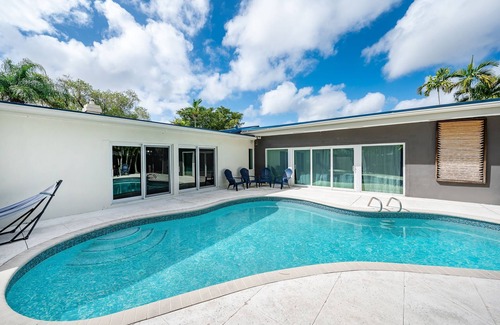 Miami Springs House | Inviting Miami Pool House Near Airport and Top Attractions