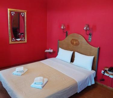 Arnaia Hotel | Discover House Mitsiou Inn: Highly Rated with Restaurant & Kitchen