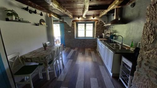 Buzet House | Pet-Friendly House Mlun with Ocean View & Pool Awaits You