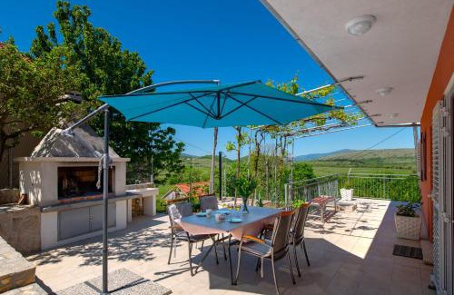 Cavoglave House | Child-Friendly House MM: Guest Rated 9.5 for Families