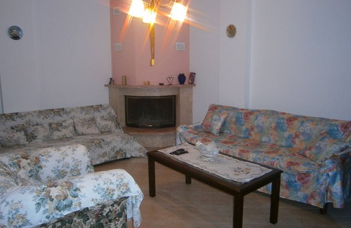 Kapparia Cottage | Discover House Moraki Apartment for Your Next Getaway