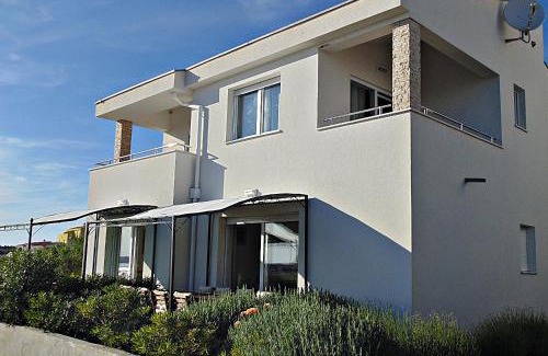 Rtina House | Beachside House Natali: 4-Star Stay with Ocean Views