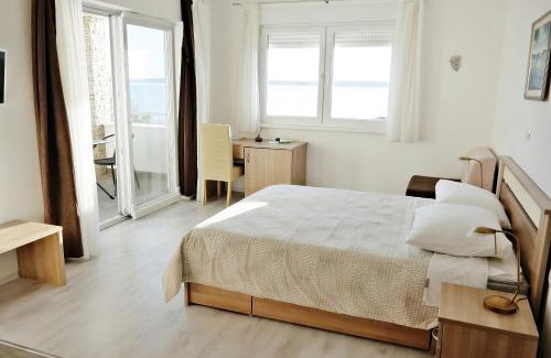 Rtina House | Beachside House Natali: 4-Star Stay with Ocean Views