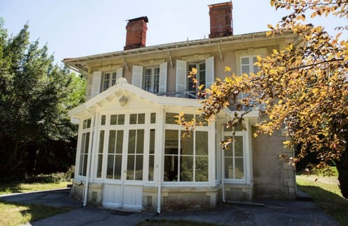 Biganos House | Family-Friendly Retreat Near Arcachon Basin with Pool