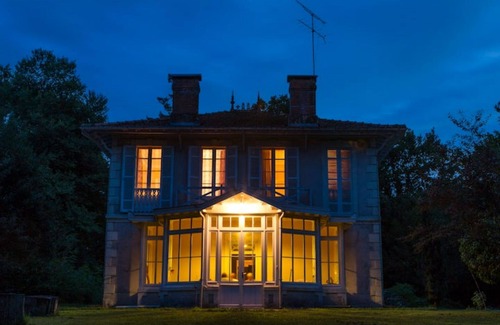 Biganos House | Family-Friendly Retreat Near Arcachon Basin with Pool