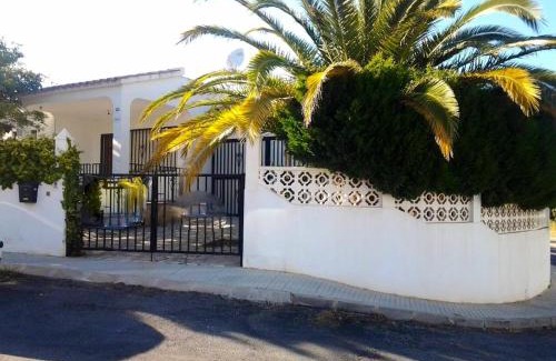 Peniscola House | Sea View Retreat: 2-Bedroom House with Shared Pool