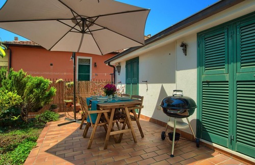 Imperia House | Exceptional Downtown House with Garden, Pool & Wi-Fi