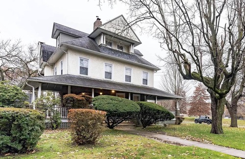 Oak Lane - East Oak Lane House | Cozy House Near North Broad St. - Pet & Child Friendly