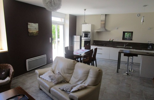 Saint-Guenole House | Beachside Escape: 3-Star Retreat with Garden & Ocean Views