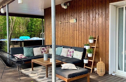 Cazaux House | Scenic House by the Lake with Pool and Breakfast Included