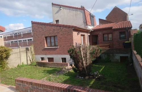 Lens House | Cozy House Steps from Louvre with Lake View & Family Friendly
