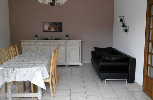 Lens House | Cozy House Steps from Louvre with Lake View & Family Friendly