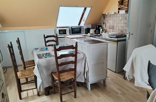 Plougonvelin Apartment | Cozy House by the Sea with Large Garden and Ocean Views