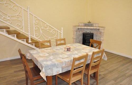 Hutteldorf House | Convenient House near Schönbrunn with Free Parking & 24/7 Check-In