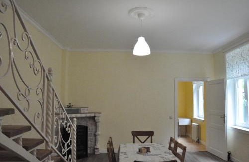 Hutteldorf House | Convenient House near Schönbrunn with Free Parking & 24/7 Check-In
