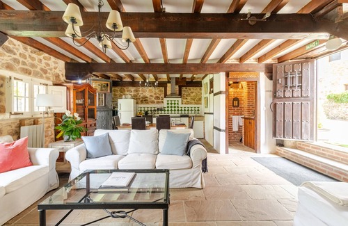 Barcenaciones House | Unforgettable Stay at House Next Door in Barcenaciones