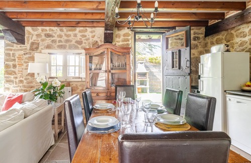 Barcenaciones House | Unforgettable Stay at House Next Door in Barcenaciones