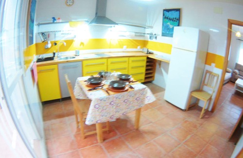 Santiponce House | Family-Friendly House Next to Itálica with Kitchen Amenities