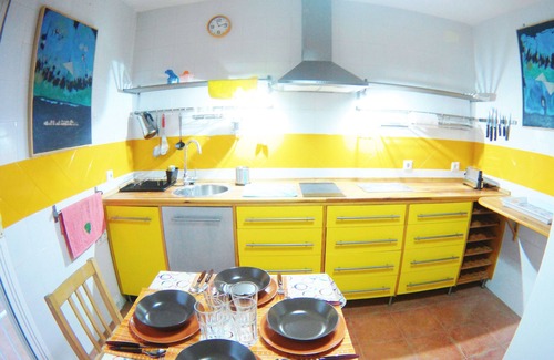 Santiponce House | Family-Friendly House Next to Itálica with Kitchen Amenities