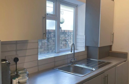 Watford House | Convenient House Next to the Station with Family Amenities