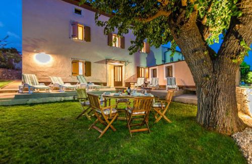 Puntera House | Guest Rated 9.9: House nona Roza, Pet & Child Friendly Stay