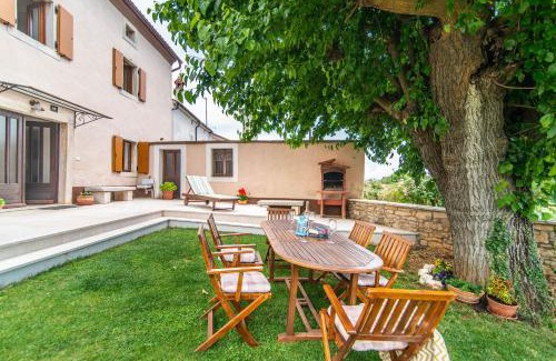Puntera House | Guest Rated 9.9: House nona Roza, Pet & Child Friendly Stay