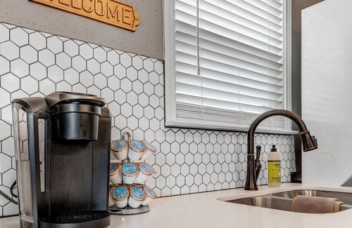 College Station Apartment | Experience House-O-Blues: Walk to A&M, Pet-Friendly Stay