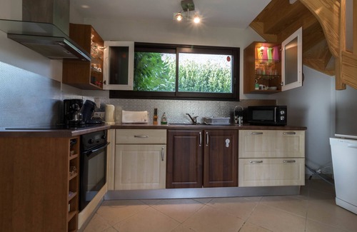 Cierp-Gaud House | Inviting House with Lake View, Spa & Pet-Friendly Amenities