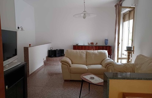 Rosolini House | Spacious Home Near Rosolini Center with Kitchen Amenities