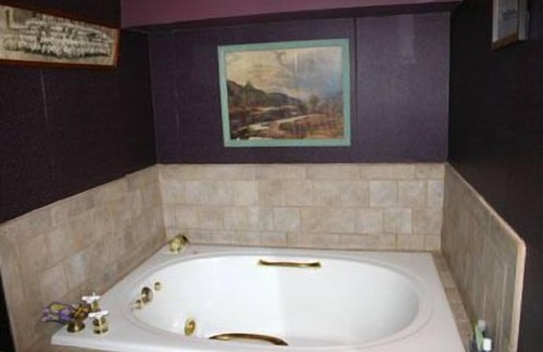 Mystic Bed & Breakfast | Explore House of 1833 Bed & Breakfast with Ocean Views