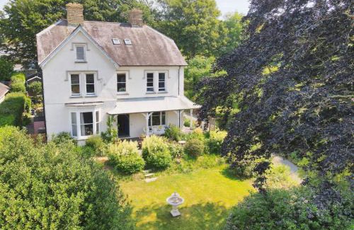Newcastle Emlyn House | House of Brohedyn: Guest Rated 9.6/10 for Unforgettable Stays