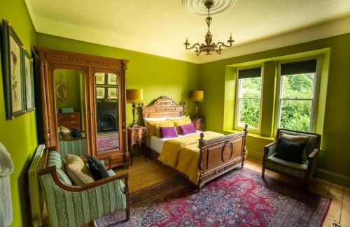 Newcastle Emlyn House | House of Brohedyn: Guest Rated 9.6/10 for Unforgettable Stays