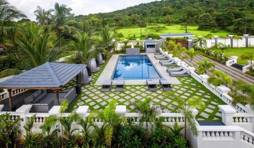 Bainguinim Villa | Discover Valley Meadows Farm: Oceanfront Bliss Awaits