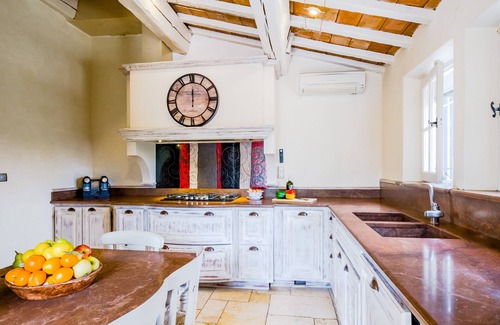 Le Castellet Villa | Character-Filled House for 1-13 with Oceanfront Pool