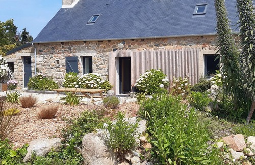 Le Ru House | Seaside House of Character: Guest Rated 9.8, Pet Friendly Stay