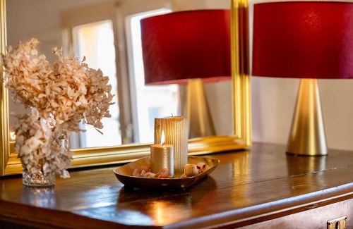 L'antico Ghetto Ebraico Apartment | Discover House of Chariot - Central Bologna Retreat
