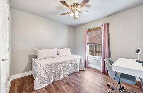 Bentonville House | Pet-Friendly House of Charm: Bike Trails & Ratings 9.9/10