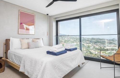 Camara de Lobos Villa | Discover Casa das Heras: Family-Friendly Retreat with Pool