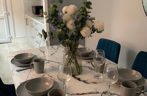 Northampton House | Experience Family-Friendly Comfort at House of Cosy Dots