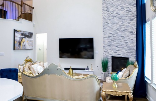 Wylie House | House Of Elegance Minutes from Downtown Dallas