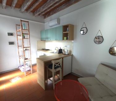 Craiova Apartment | Budget-Friendly Stay at House of Ely for Families