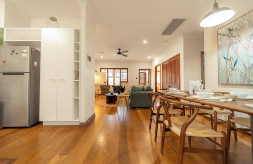 Annerley House | House of Fairy Wren - Fully renovated charming Queenslander! 10 Mins to BNE CBD!