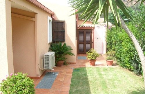 Teulada House | Cozy House Flowers: 100m to the Sea, 9.8 Guest Rated