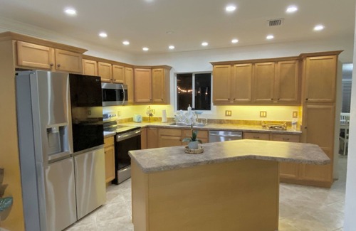 Gulf Gate Estates House | Family-Friendly House of Fun Just Minutes from the Beach!