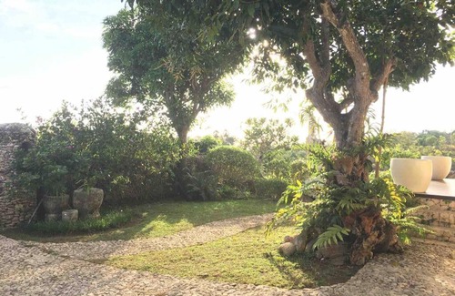 Penida Island House | Discover House of Gubuk Paon: Family & Pet-Friendly Retreat