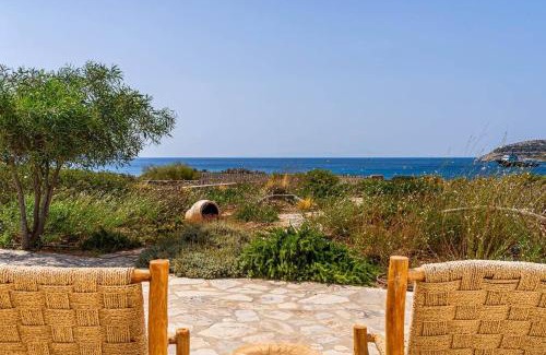 Antiparos House | Beachfront Bliss at House of Harmony with Ocean Views